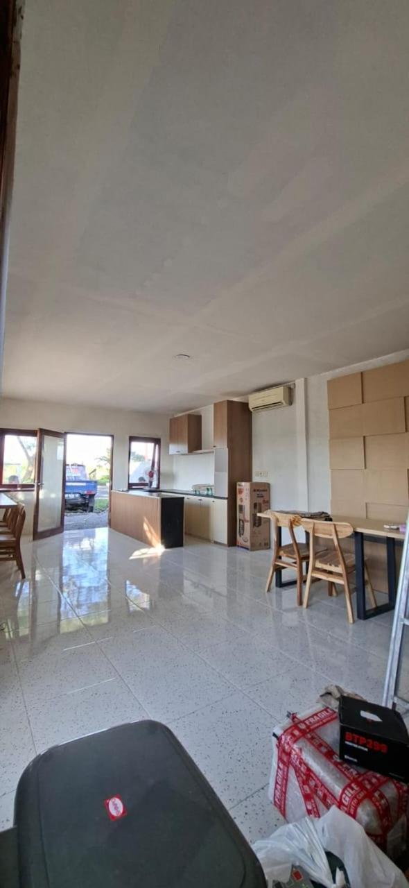 Mayeka Transit Hostel Bandara Internasional Lombok Praya Εξωτερικό φωτογραφία