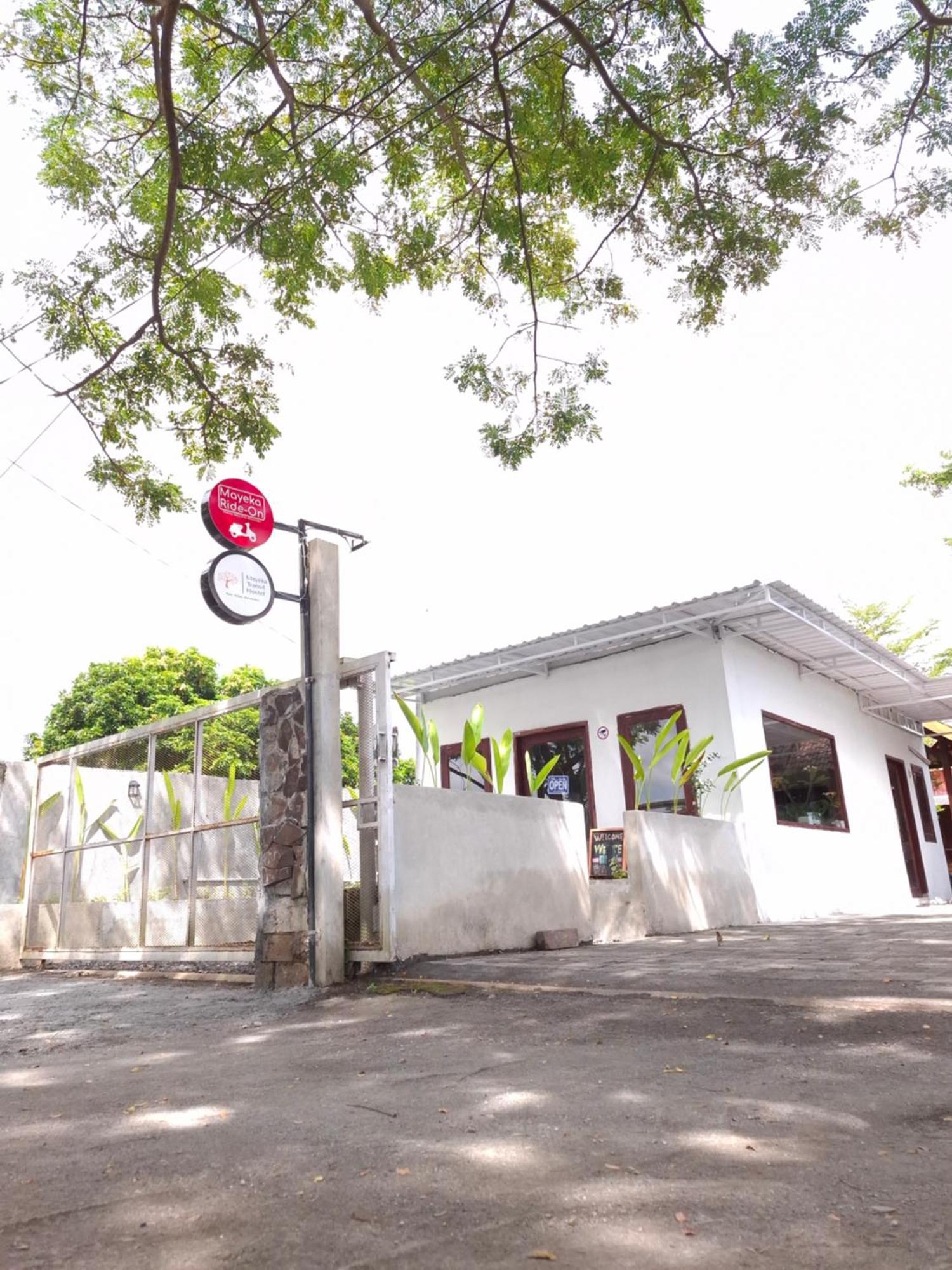 Mayeka Transit Hostel Bandara Internasional Lombok Praya Εξωτερικό φωτογραφία