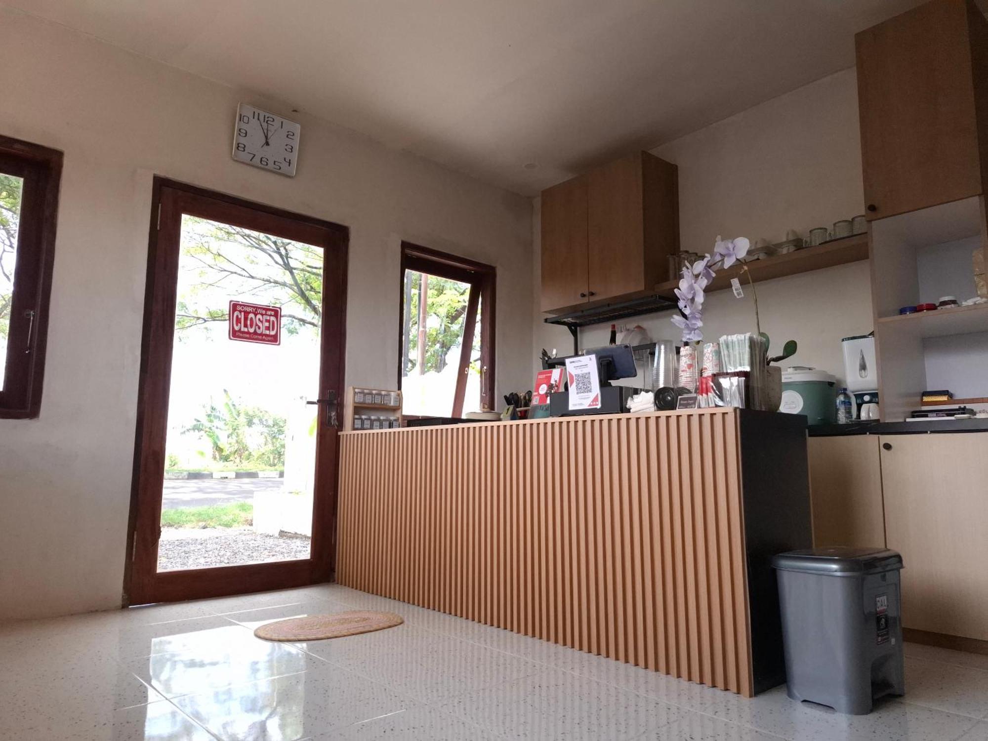 Mayeka Transit Hostel Bandara Internasional Lombok Praya Εξωτερικό φωτογραφία